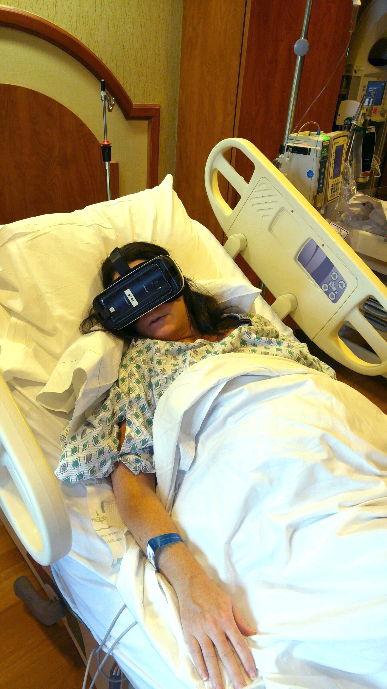PHOTO: Erin Martucci, of New York, used virtual reality while in labor with her daughter Elizabeth.