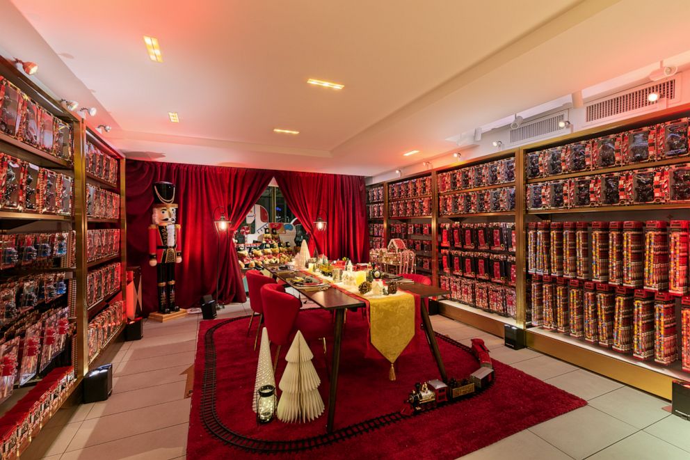 FAO Schwarz Slumber Party Gives NYC Family Night In Toy Store