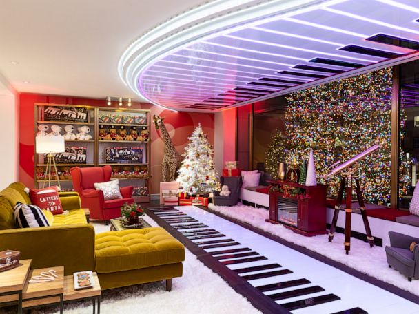 Enjoy a festive family sleepover in FAO Schwarz - Lonely Planet