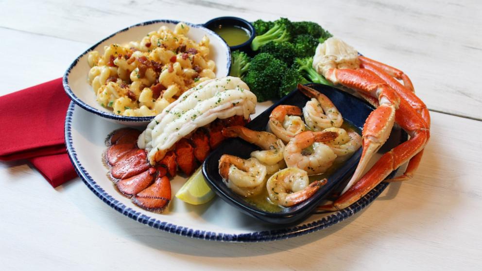 PHOTO: Flavor Flav's Faves off-menu meal being served at Red Lobster during Crabfest.