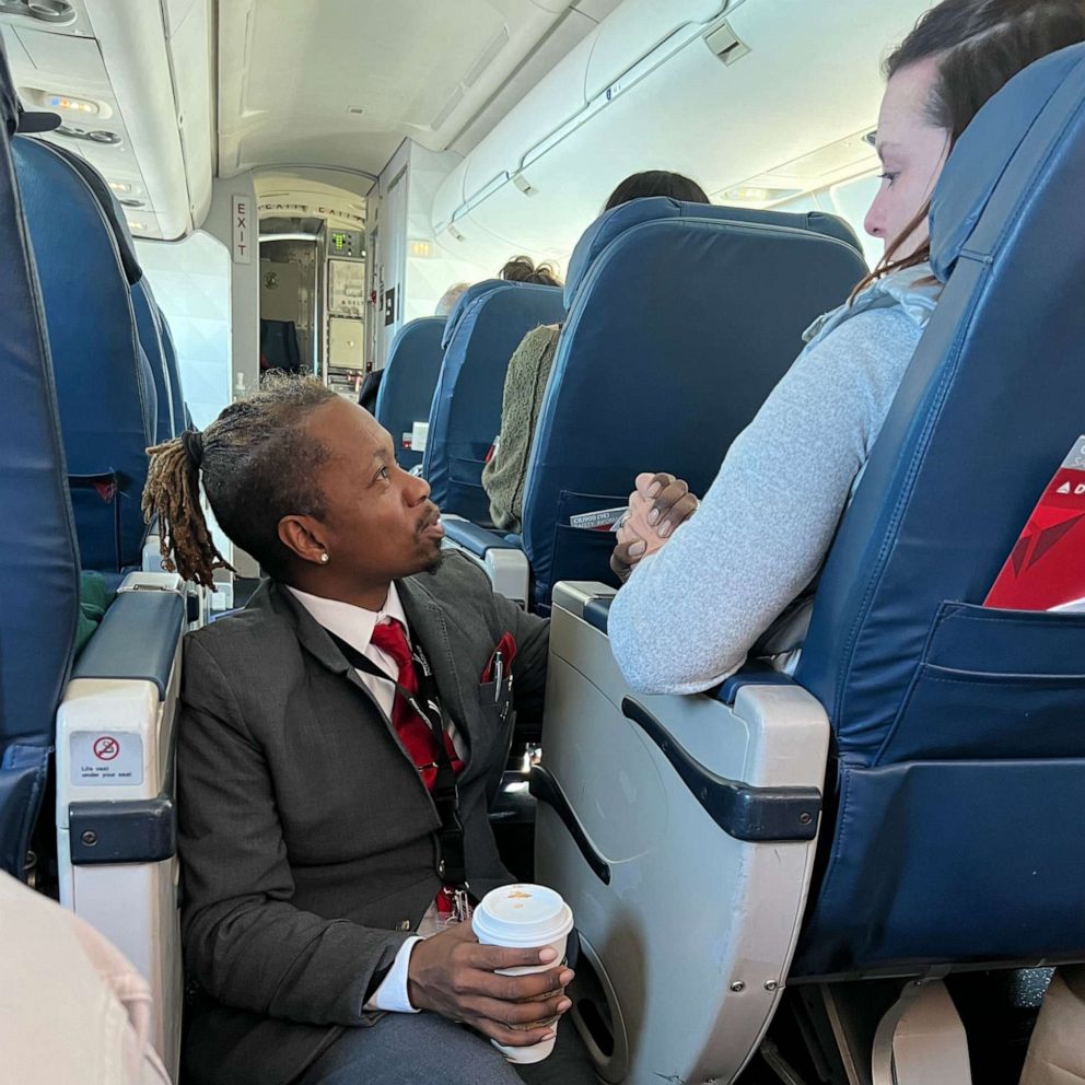 Flight Attendant Goes Viral For Helping A Nervous Passenger ABC News
