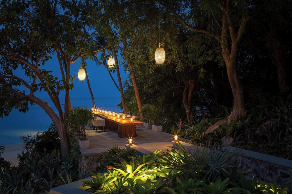 PHOTO: An oceanfront dining area on property at The Four Seasons Resort Koh Samui.