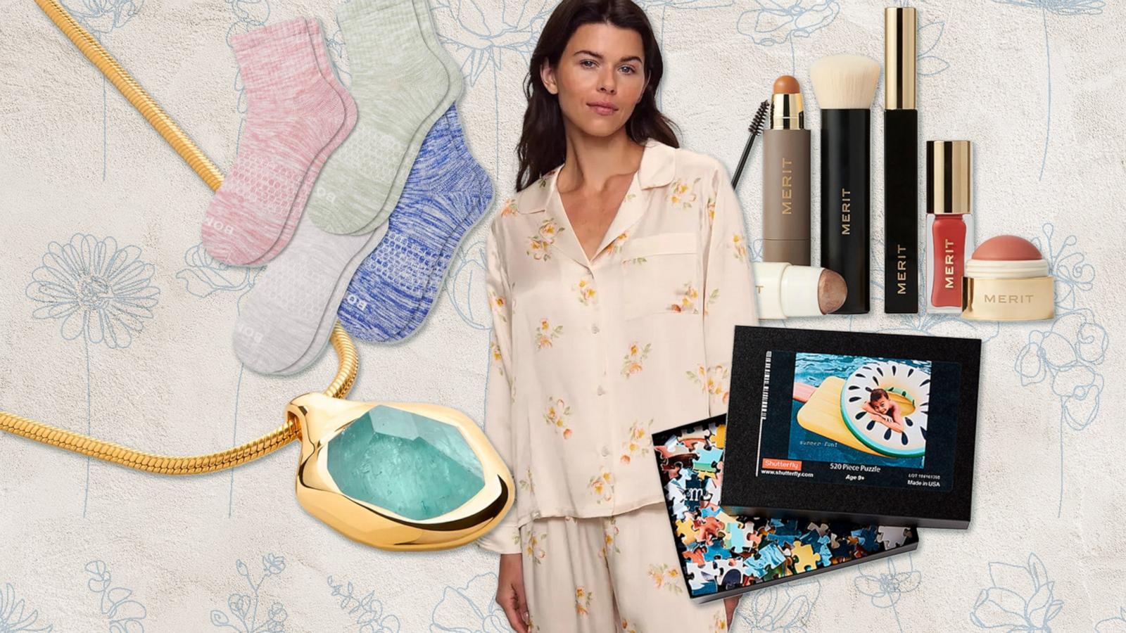PHOTO: Gifts for moms 2025