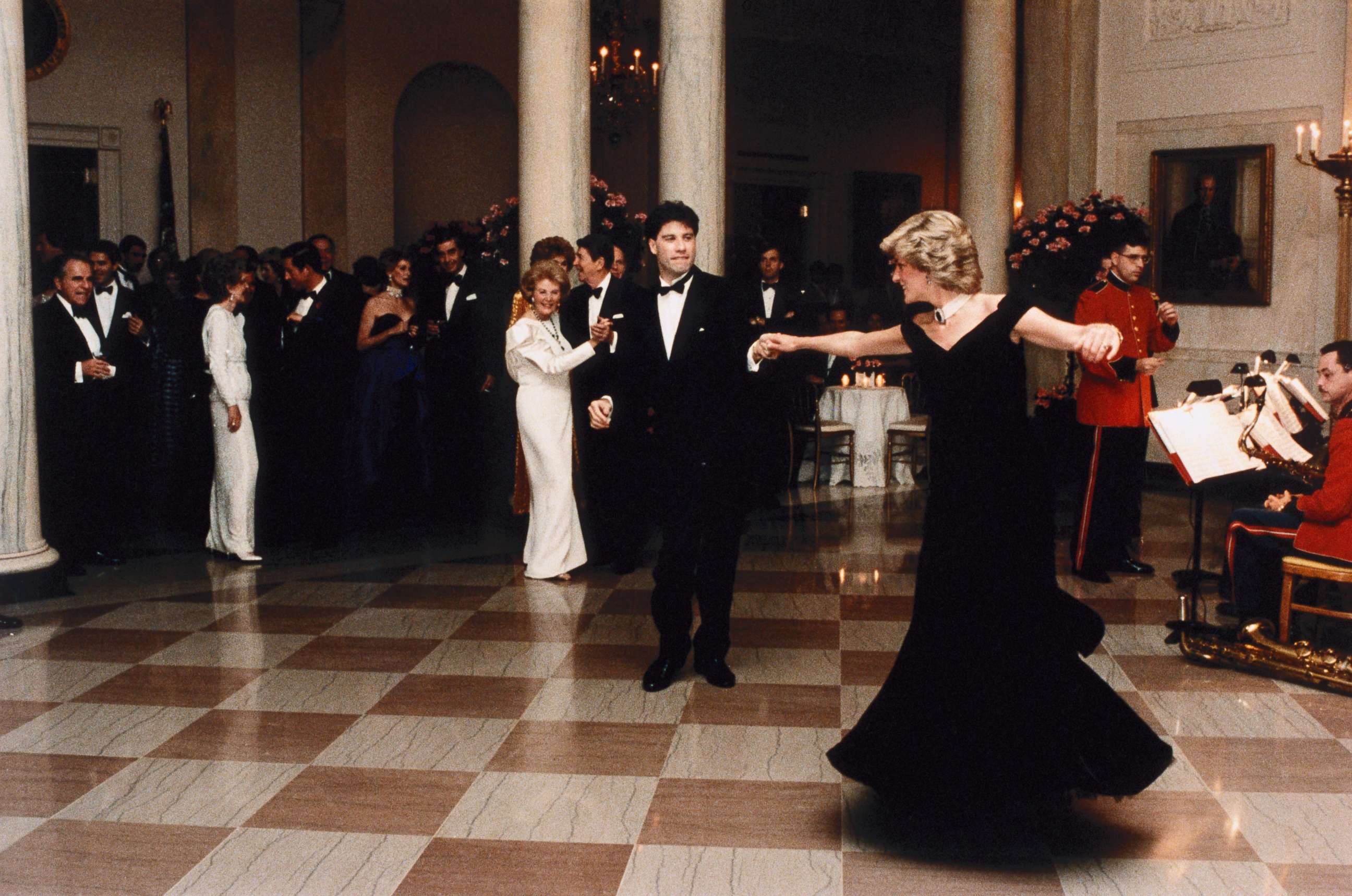 PHOTO: John Travolta twirls Princess Diana on the dance floor while at a White House banquet, on Nov. 9, 1985, in Washington, D.C.