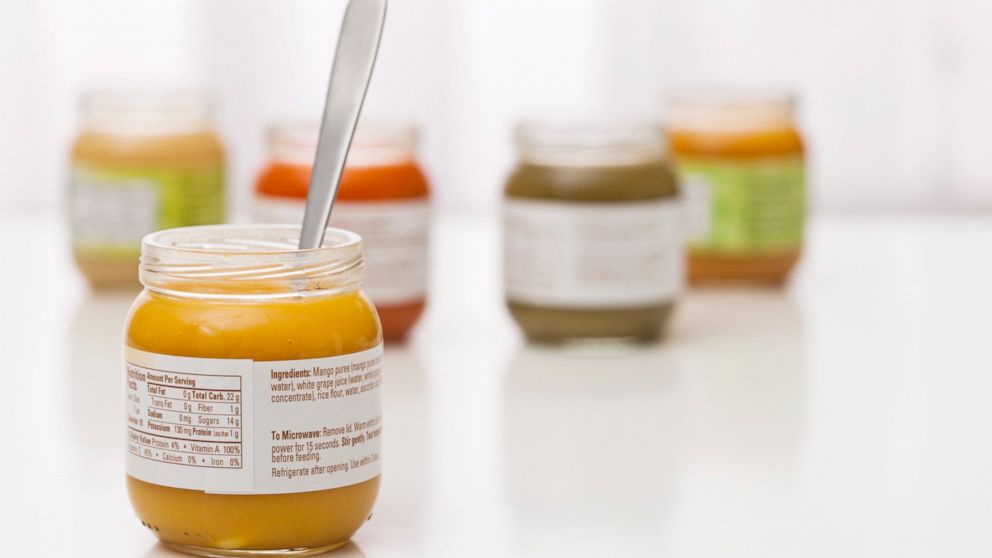 How an emergency medicine physician chooses baby food for her kids - ABC News