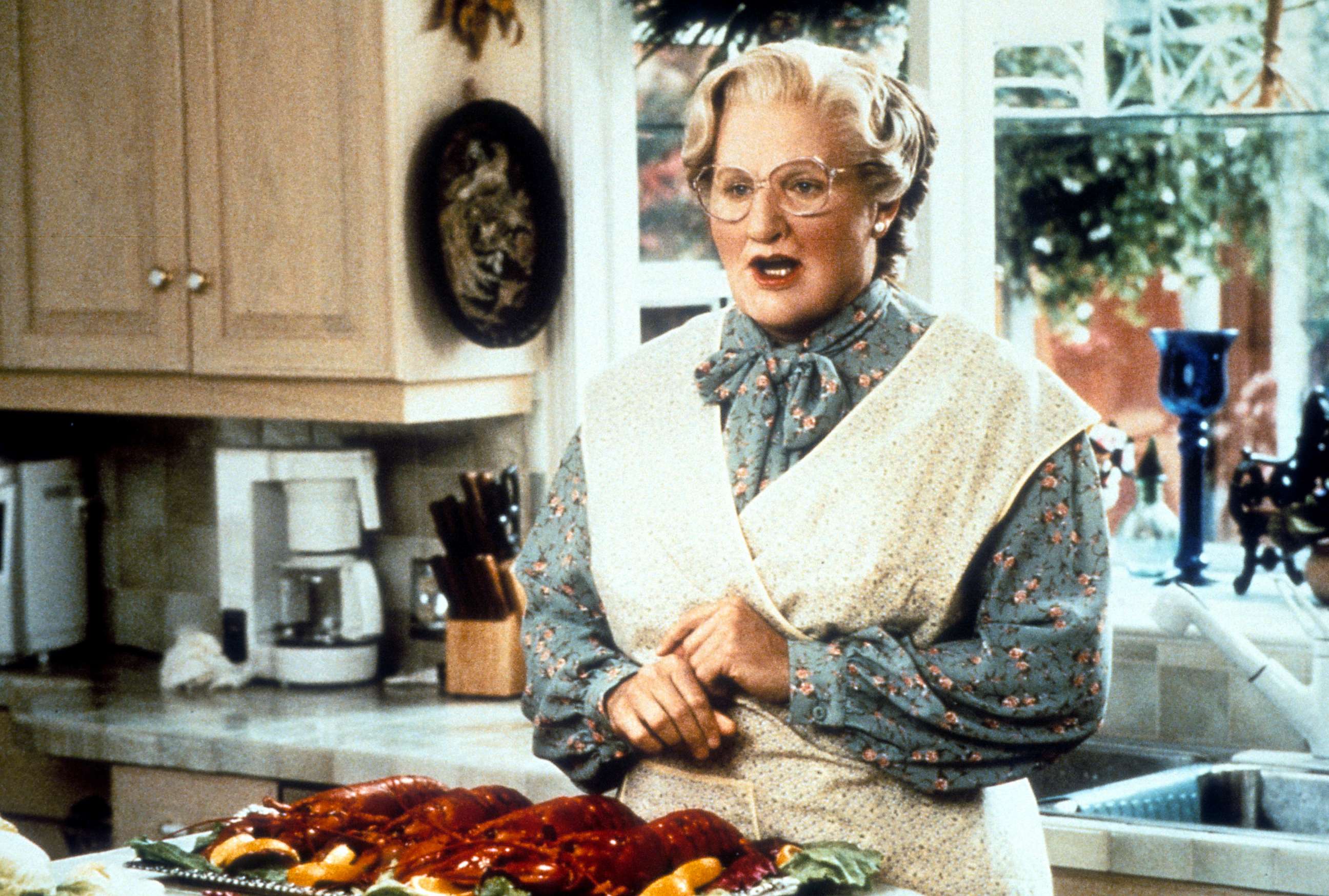 PHOTO: Robin Williams in the kitchen in a scene from the film "Mrs. Doubtfire," 1993. 