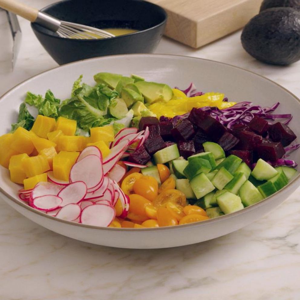 Gwyneth Paltrow's recipes to get glowing with a rainbow salad, detox tonic  and energy balls - Good Morning America