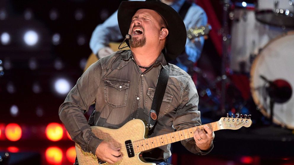 VIDEO: Garth Brooks announces his concert will be shown at drive-in theaters