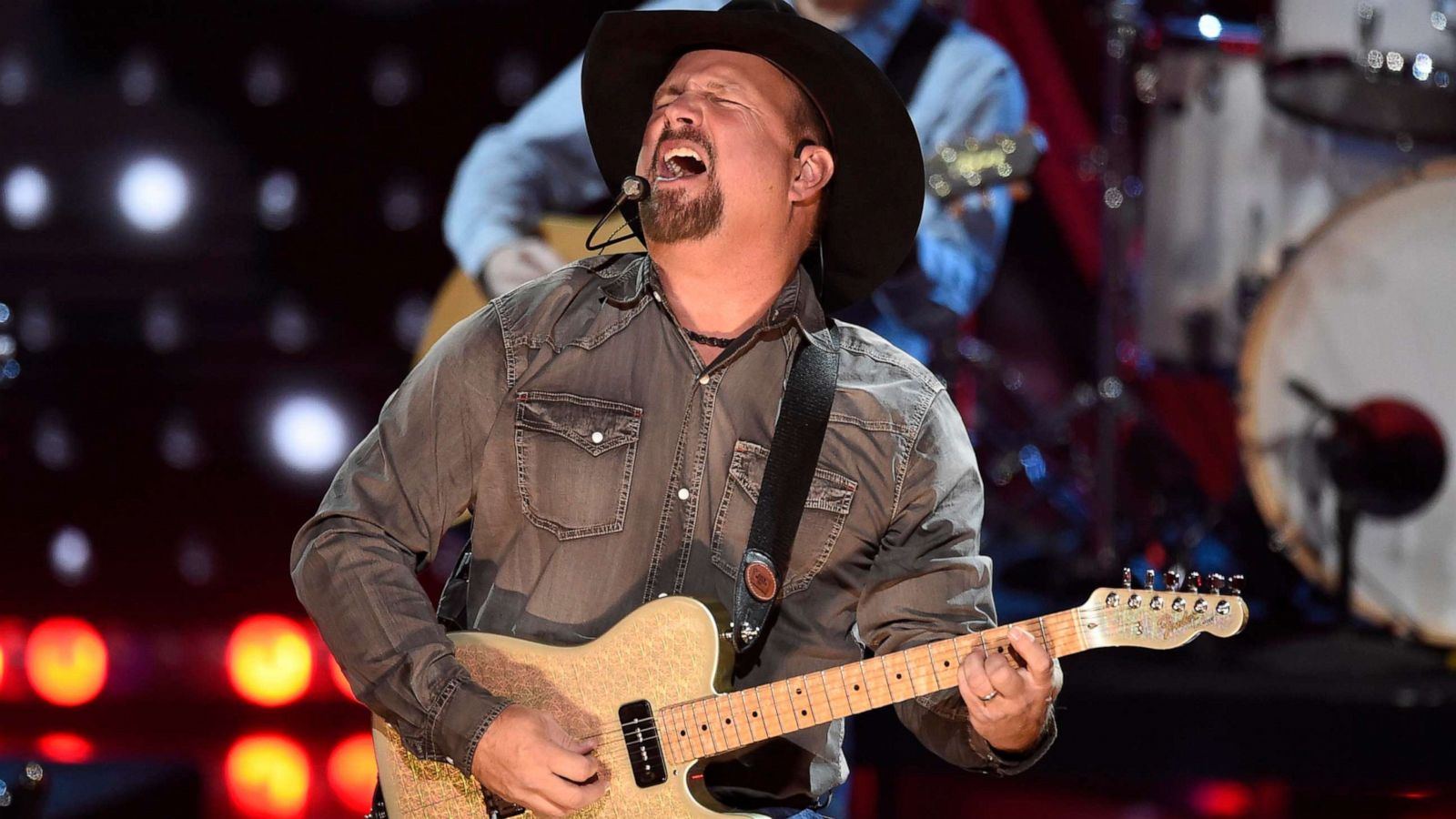 PHOTO: Garth Brooks performa at the iHeartRadio Music Awards in Los Angeles, March 14, 2019.