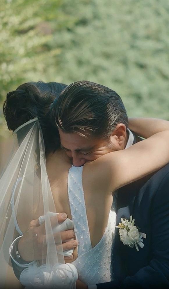 PHOTO: At her wedding, Grace Mixon surprised her father Chad Mixon by wearing her late mother’s wedding dress.