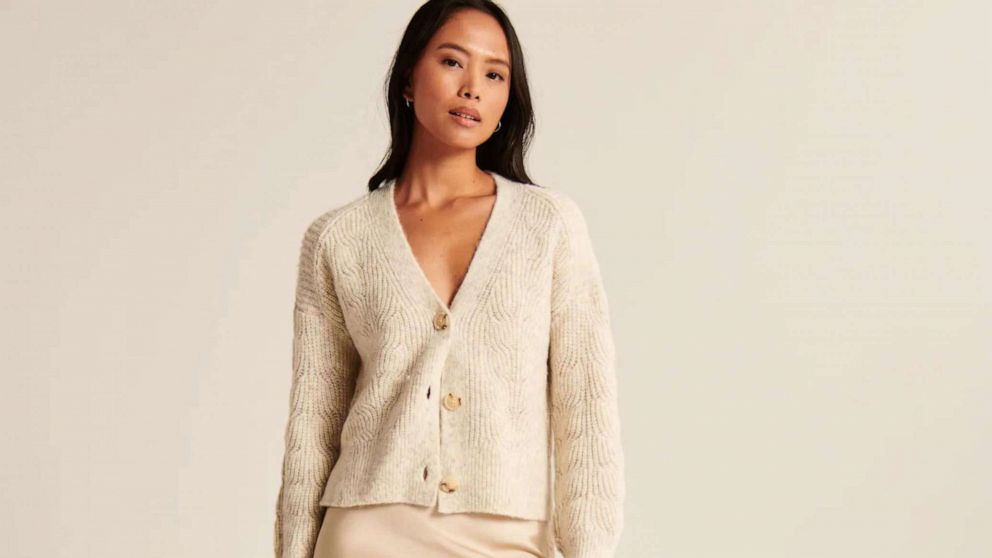 PHOTO: Stitch Short Cardigan in cream from Abercrombie.