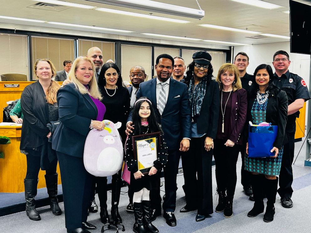 PHOTO: Aria Lamen pictured with Richard Irvin, the mayor of Aurora, Illinois.