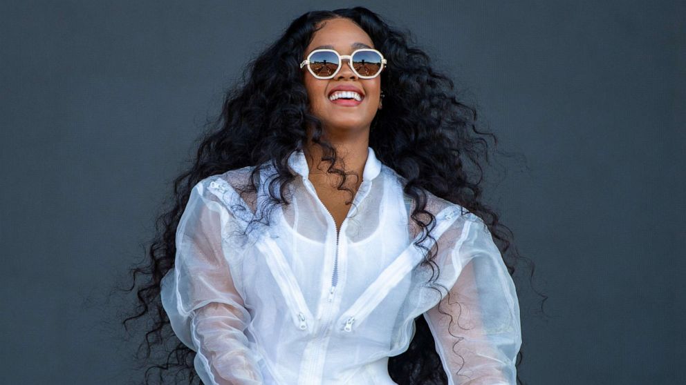 PHOTO: H.E.R. performs on the main stage during Wireless Festival at Finsbury Park, July 8, 2022 in London.