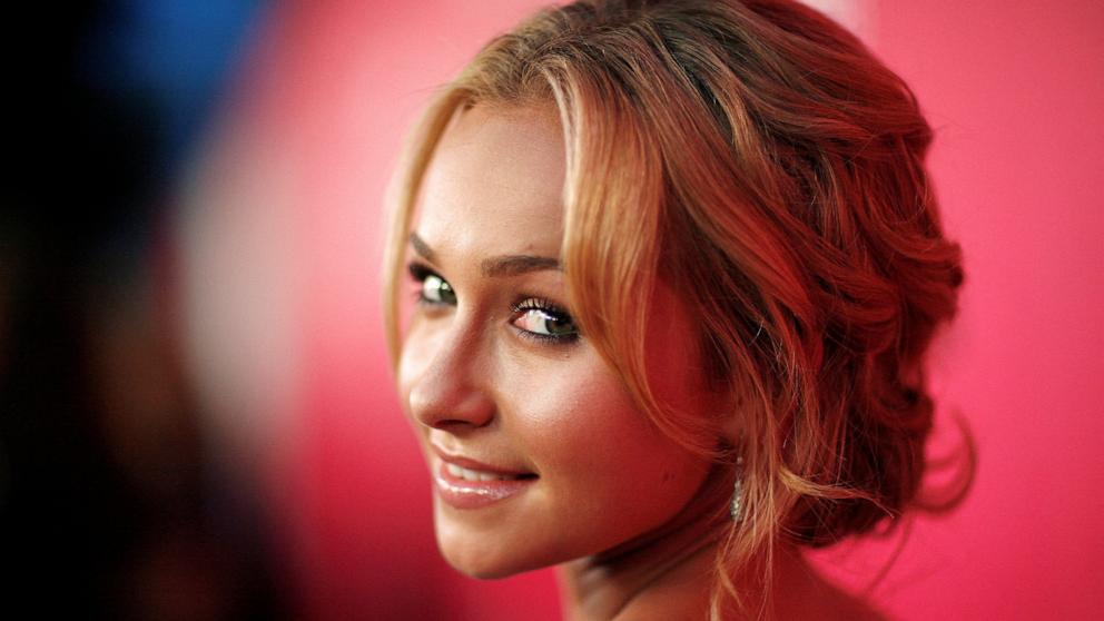 PHOTO: Hayden Panettiere poses at the 6th Annual Hollywood Style awards at the Armand Hammer museum in Los Angeles, October 11, 2009. 