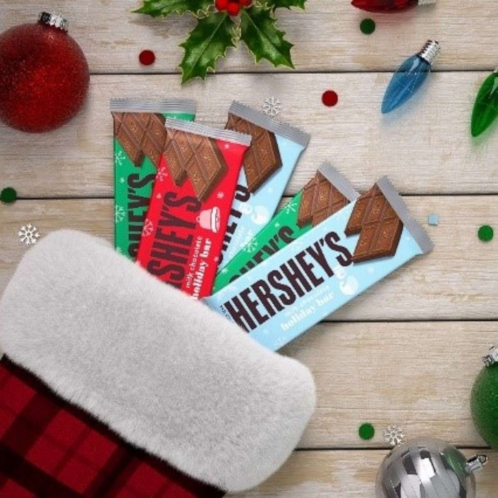 Heartwarming Holiday HERSHEY'S Milk Chocolate Fan Gift Basket Box