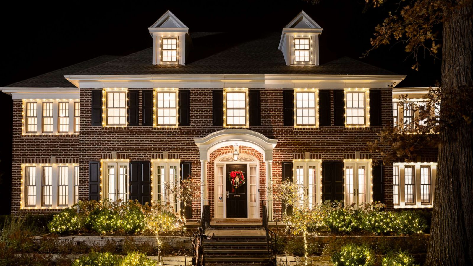 PHOTO: The famed "Home Alone" house in Chicago, Illinois will be available on Airbnb.