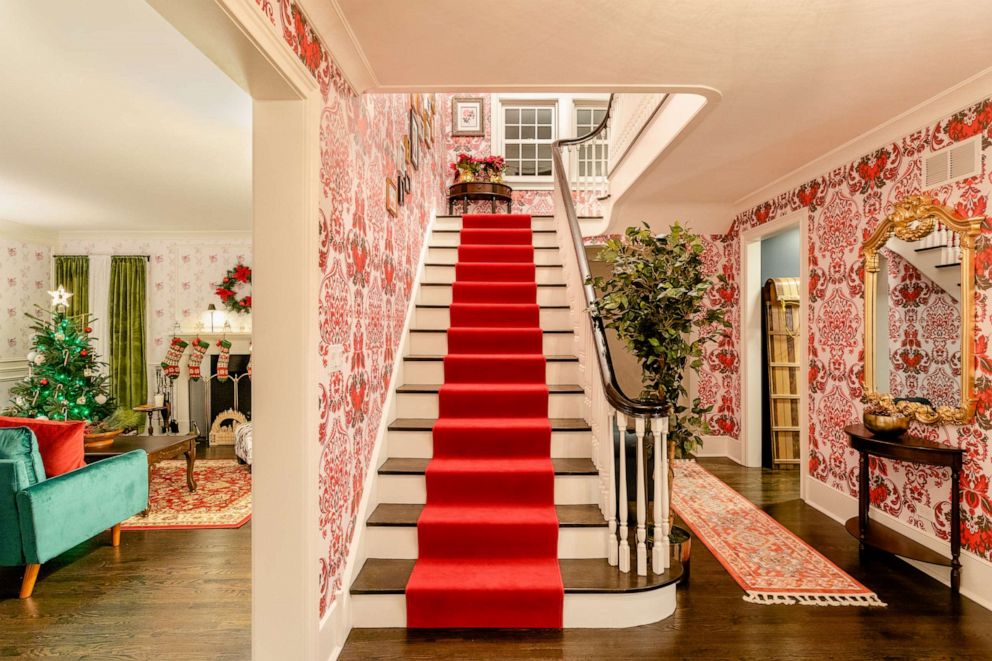 PHOTO: The entryway and staircase inside the house from "Home Alone."