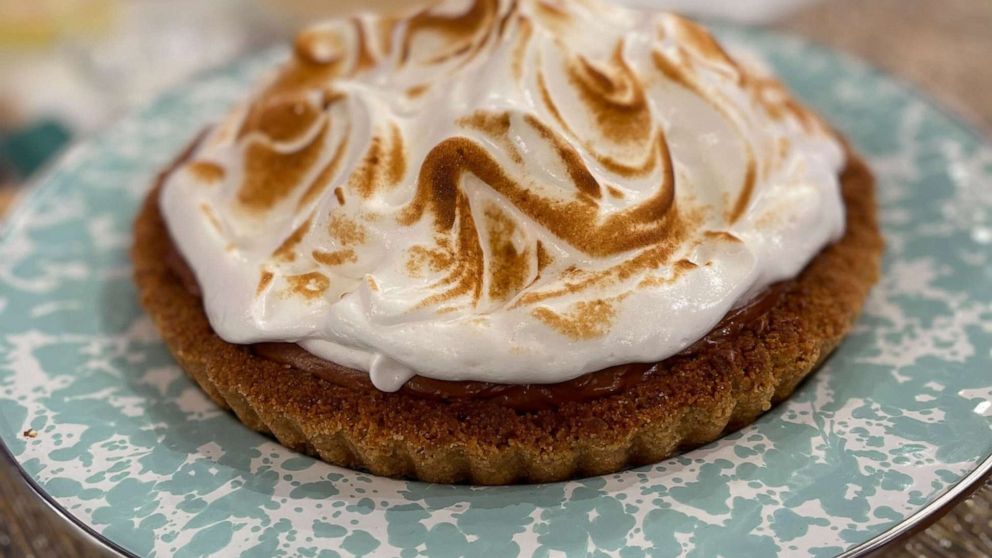 VIDEO: Pastry chef Claire Saffitz shares s'mores tart recipe