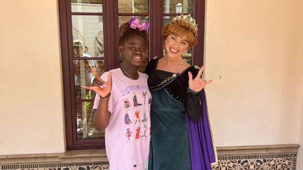 Disney princess surprises girl by signing in ASL: Watch the heartwarming video
