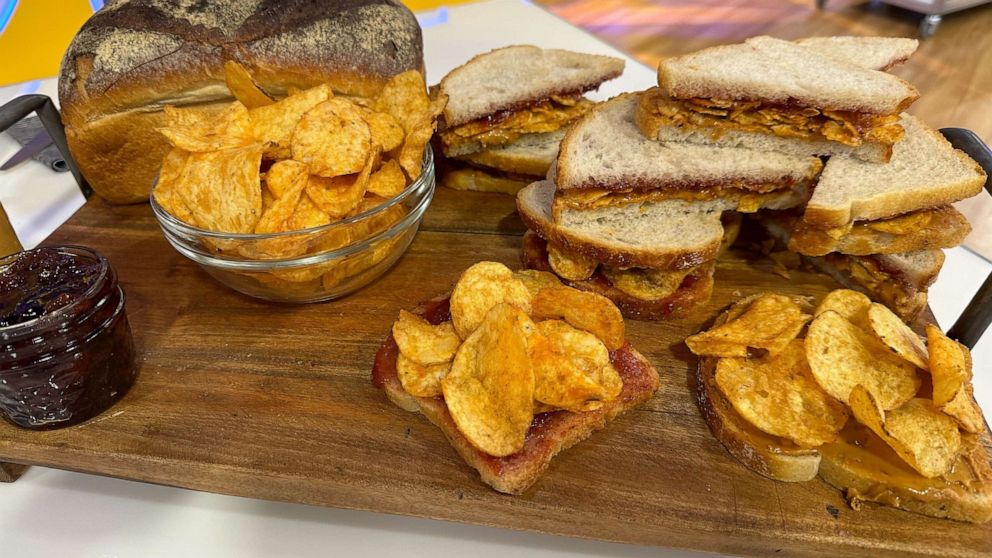 PHOTO: Pb&j with BBQ chips.