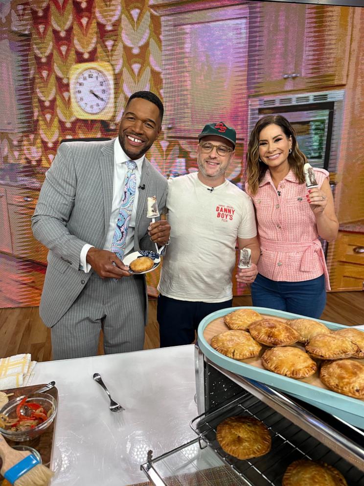 PHOTO: Chef Daniel Holzman joins "Good Morning America" to make retro-inspired recipes.