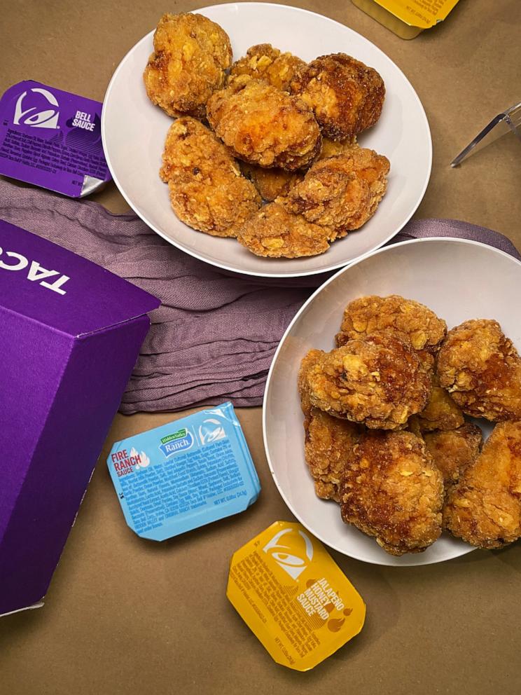 PHOTO: New crispy chicken nuggets and three new dipping sauces at Taco Bell.