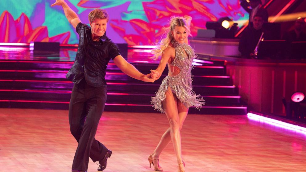 'Dancing with the Stars' season 34: Robert Irwin, Witney Carson win the ...