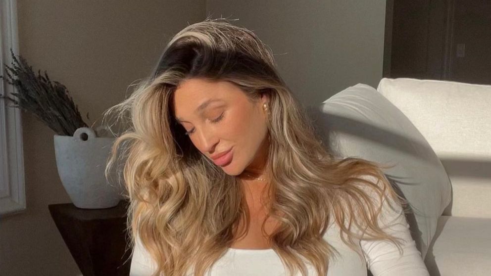 VIDEO: Popular beauty influencer in coma week before due date