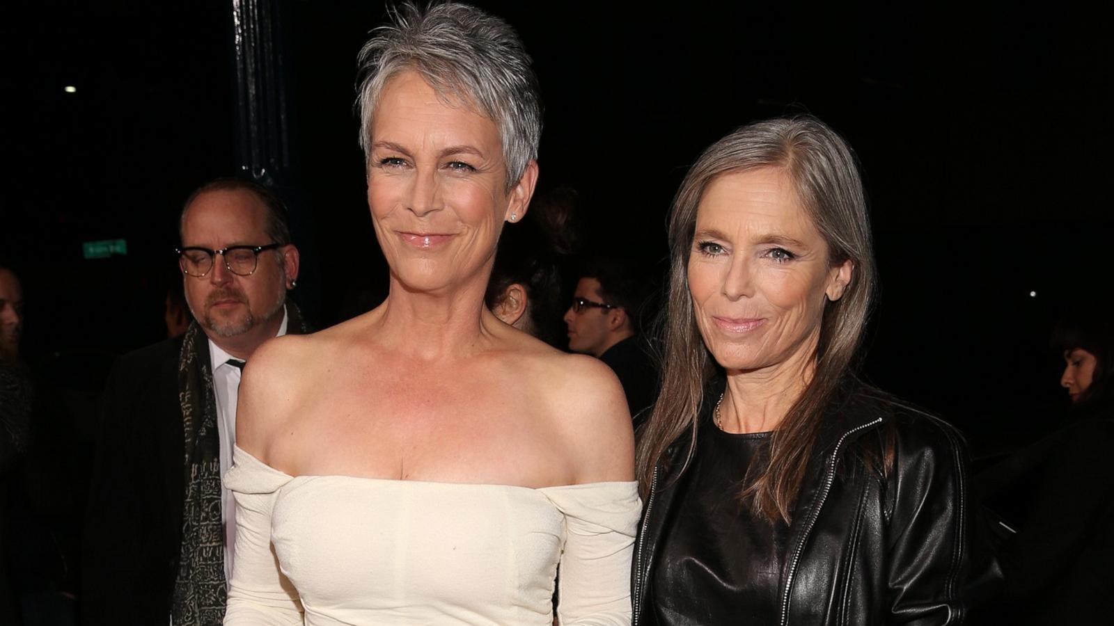 Actress Jamie Lee Curtis and sister Kelly Lee Curtis arrive at the premiere of Fox Searchlight Pictures' "Hitchcock" on November 20, 2012 in Beverly Hills, California.