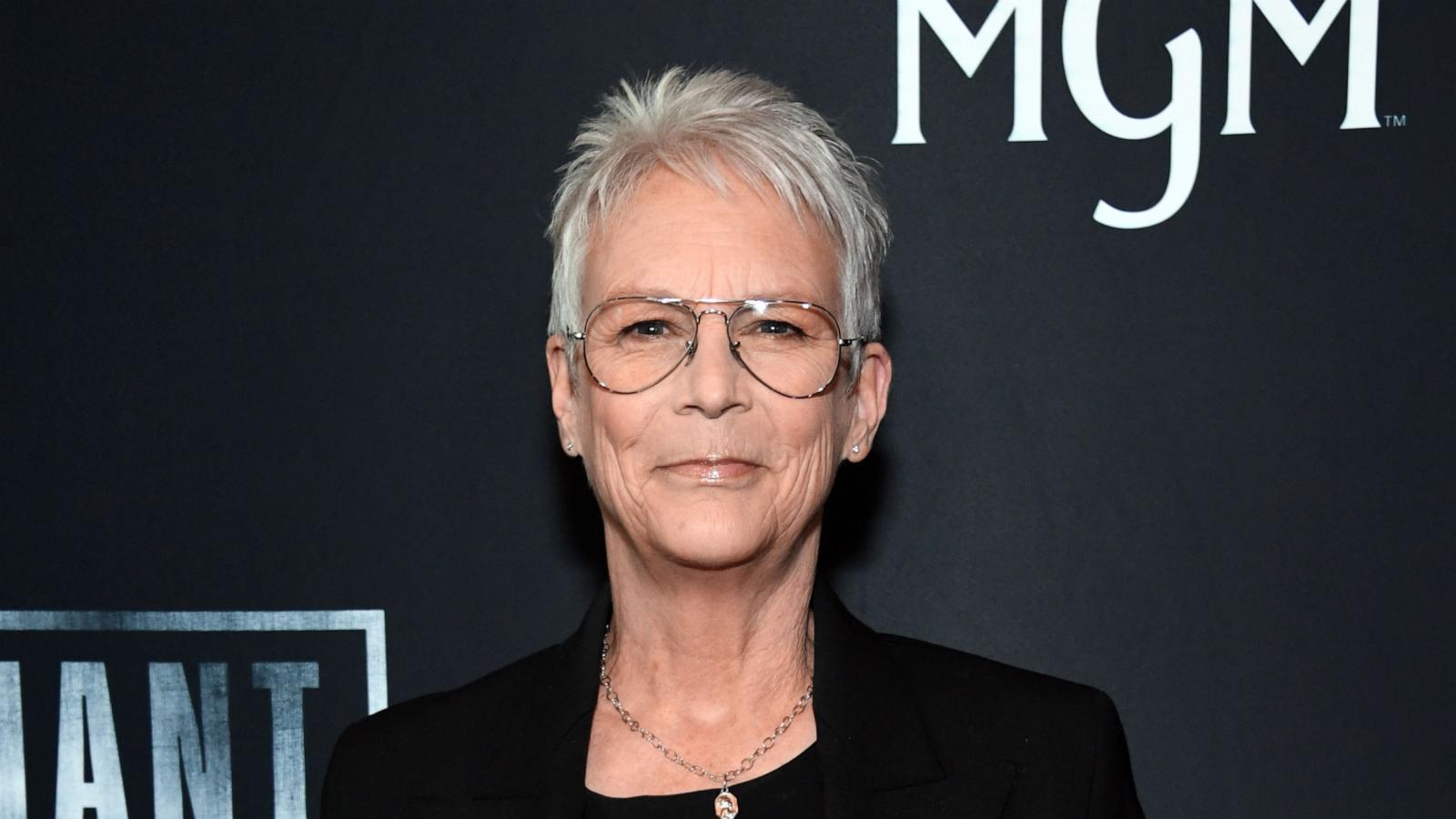 PHOTO: Jamie Lee Curtis attends the premiere of Guy Ritchie's "The Covenant" in Los Angeles, Apr. 17, 2023.