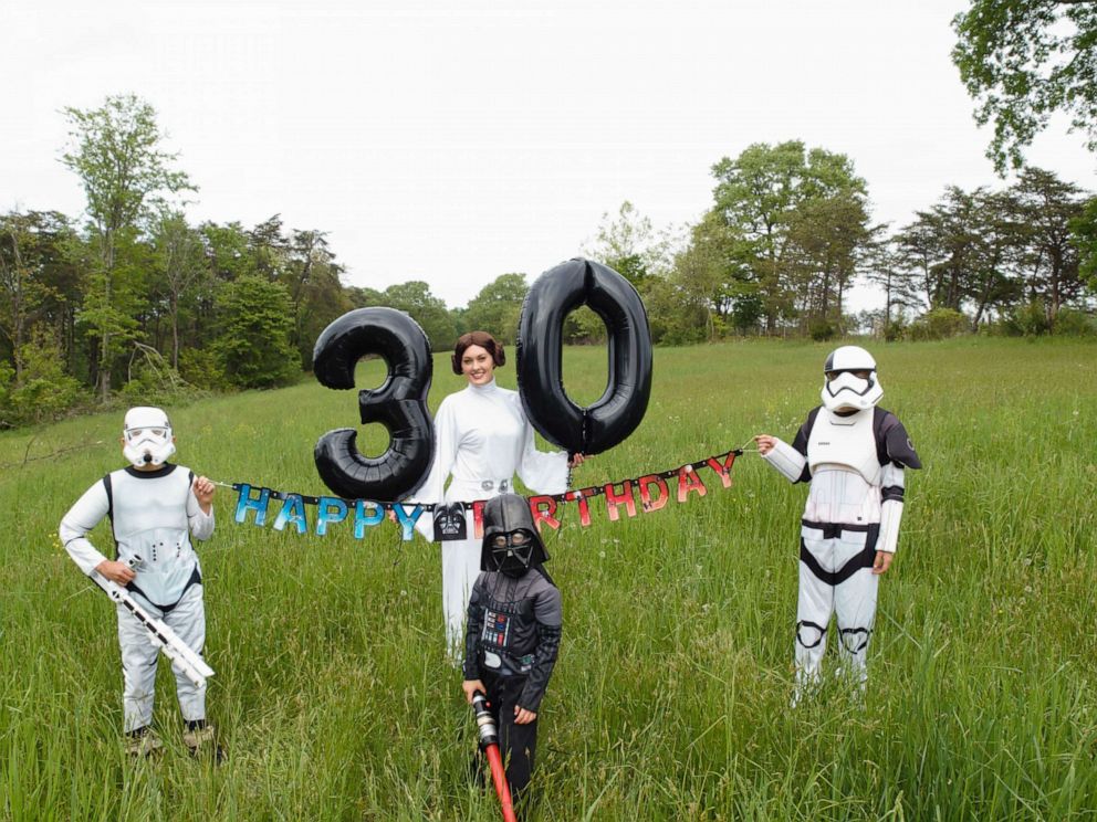 PHOTO: Jennifer Crane celebrated her 30-“Sith” birthday along with her 3 children in Star Wars costumes.