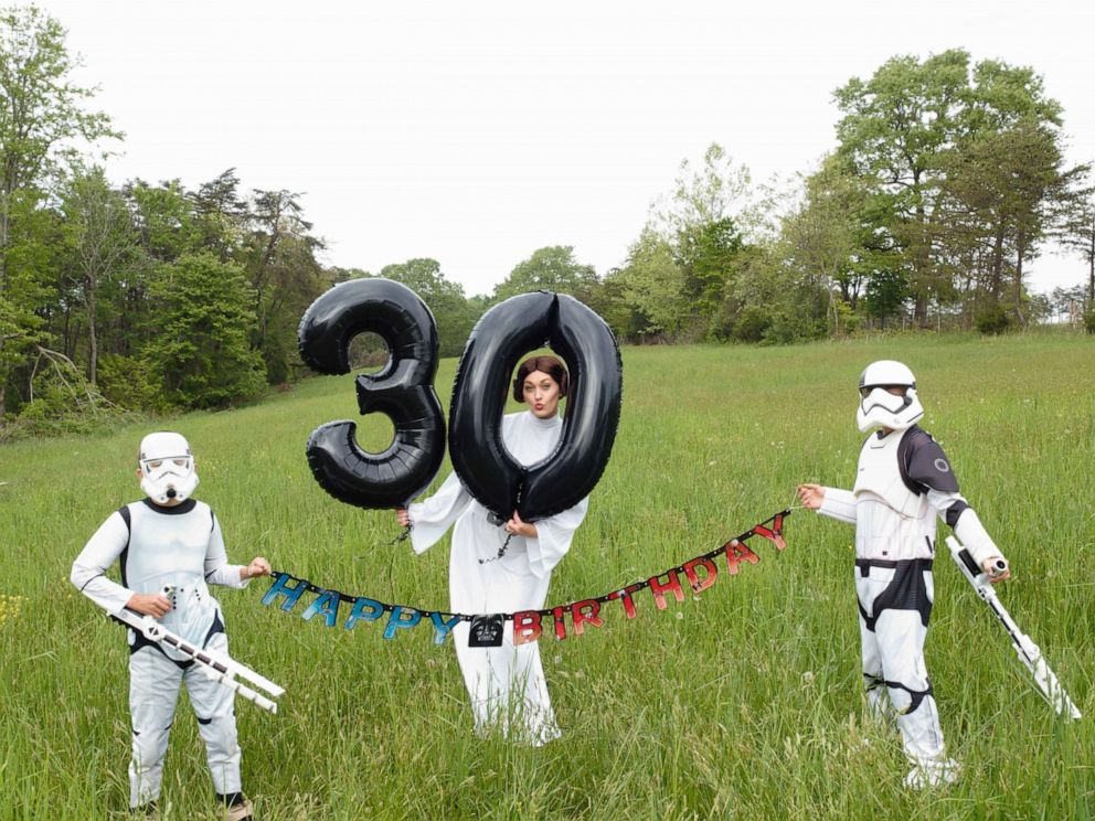 PHOTO: Jennifer Crane celebrated her 30-“Sith” birthday along with her 3 children in Star Wars costumes.