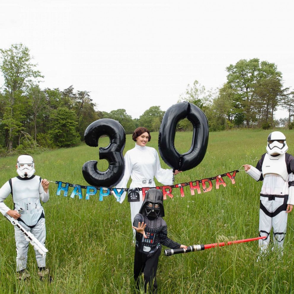 VIDEO: Mom celebrates her 30-'Sith' birthday with Star Wars photoshoot 