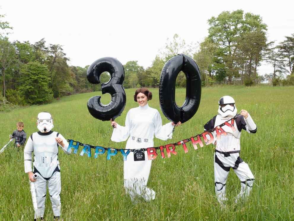 PHOTO: Jennifer Crane celebrated her 30-“Sith” birthday along with her 3 children in Star Wars costumes.