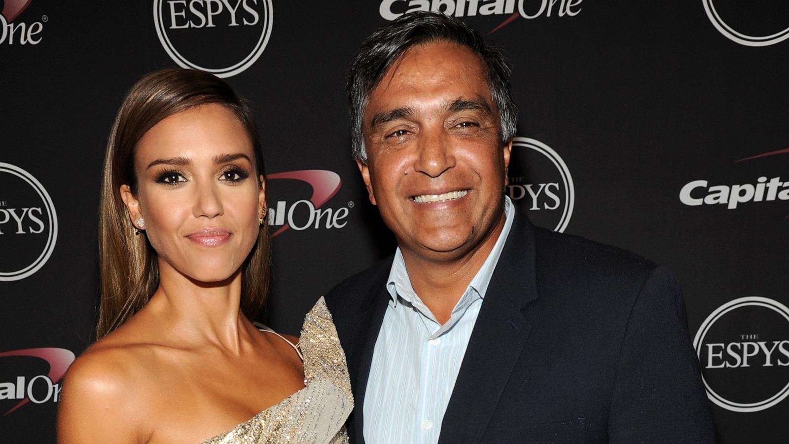 PHOTO: Jessica Alba with father Mark Alba attends The 2014 ESPYS at Nokia Theatre L.A. Live in Los Angeles, July 16, 2014.