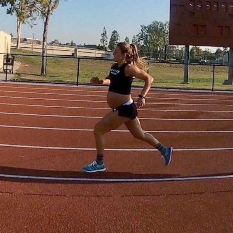 VIDEO: Woman runs under six-minute mile at nine months pregnant 