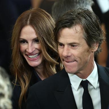 PHOTO: Julia Roberts and Daniel Moder attend a reception for the 2022 Kennedy Center honorees at the White House in Washington, D.C., Dec. 4, 2022.