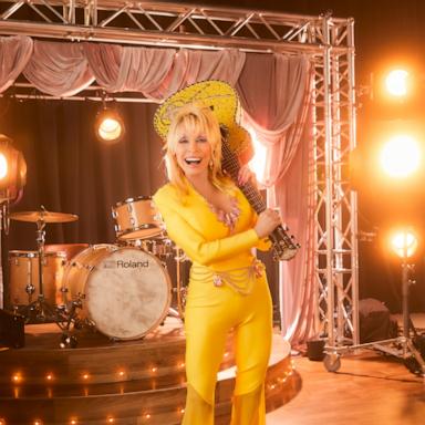 PHOTO: Dolly Parton X Kendra Scott