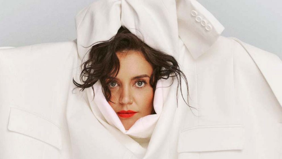 PHOTO: Katie Holmes reflects on "Dawson's Creek" and more for Glamour's April 2023 issue.