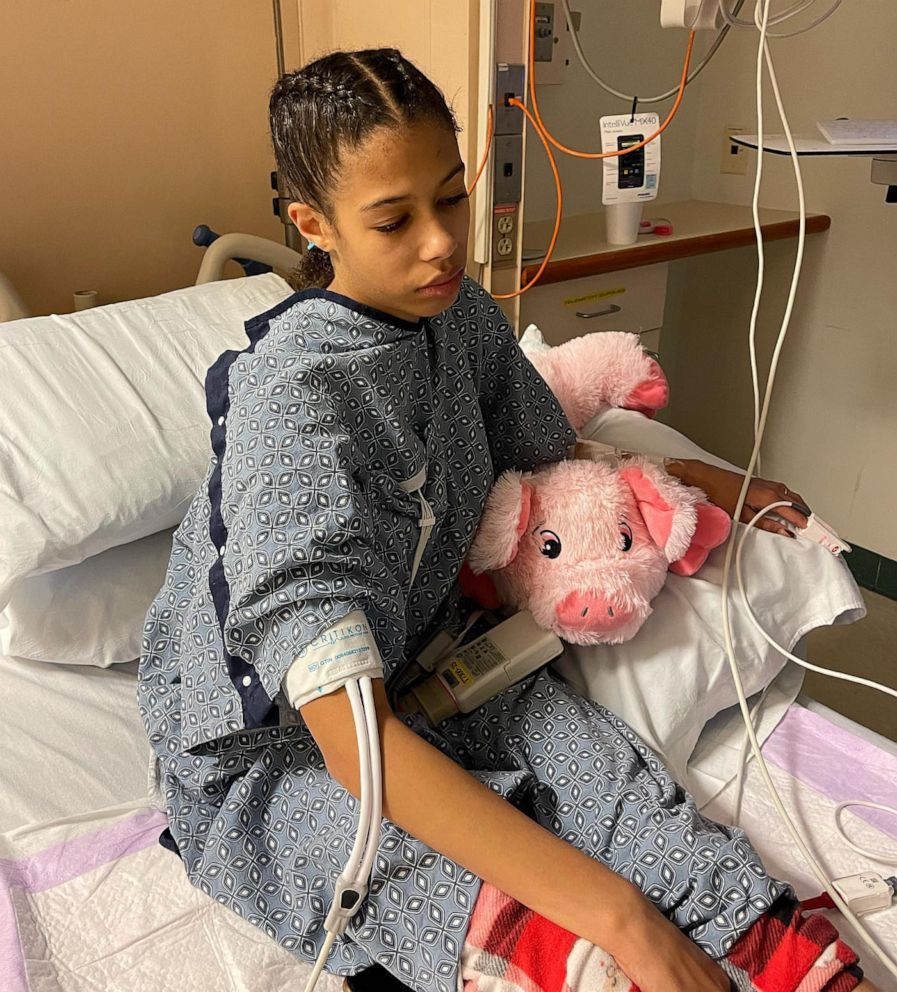 PHOTO: Keianna Joe, a 17-year-old high school senior, went into cardiac arrest while warming up for a cheerleading competition.