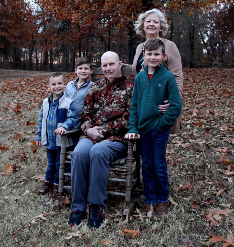 PHOTO: Kevin Eubanks with his wife, Laurie Eubanks, and their grandsons.