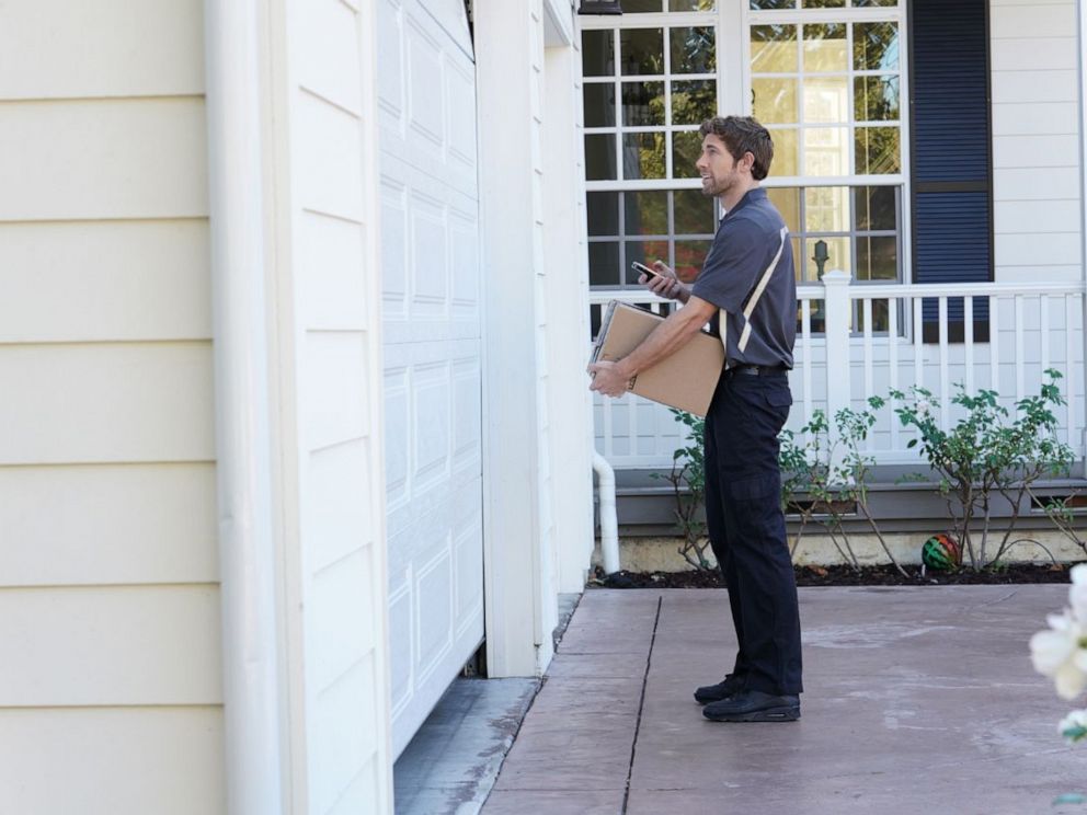 Amazon launches in-garage delivery service Amazon launches in-garage delivery service