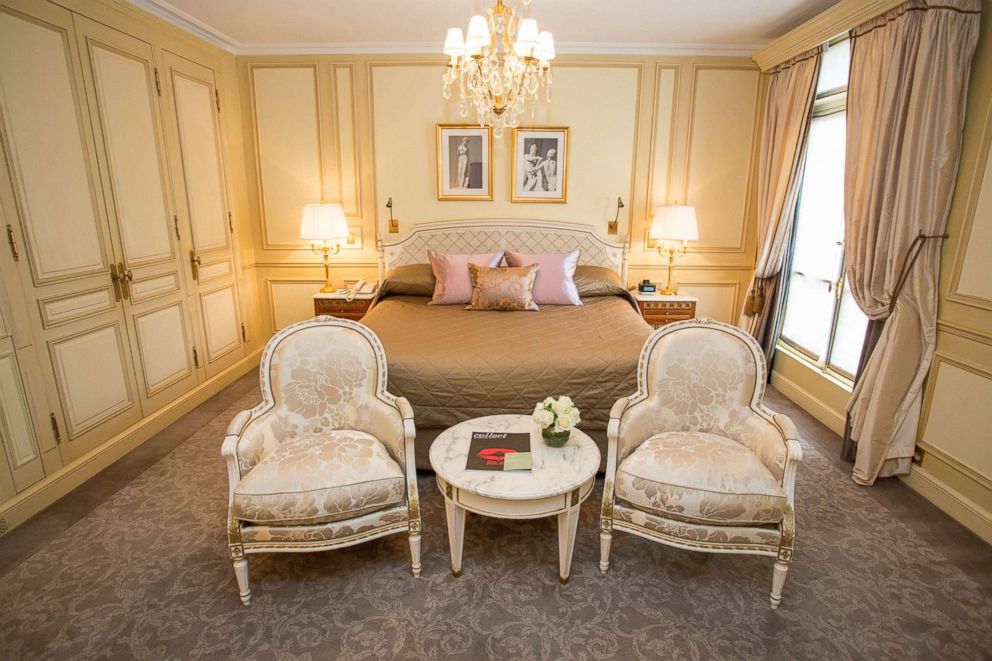 PHOTO: The Executive Room at Le Meurice in Paris