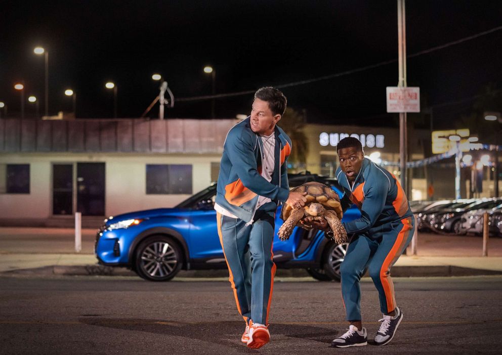 PHOTO: Mark Wahlberg as Huck and Kevin Hart as Sonny in "Me Time," 2022.