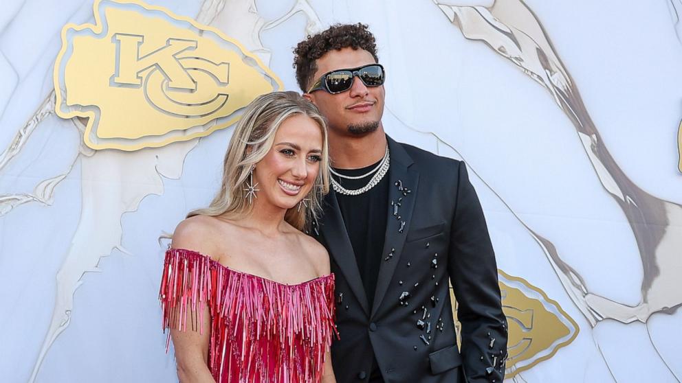 PHOTO: Patrick and Brittany Mahomes on the red carpet at the Kansas City Chiefs Super Bowl Ring ceremony at the Nelson Atkins Museum of Art in Kansas City, Mo.