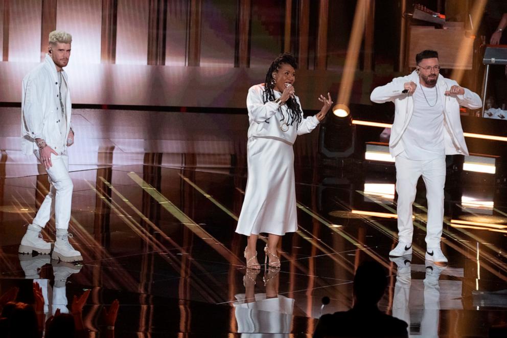 PHOTO: Colton Dixon, Melinda Doolittle, and Danny Gokey perform on "American Idol," which is featuring a special tribute to Idol alum Mandisa, April 29, 2024.