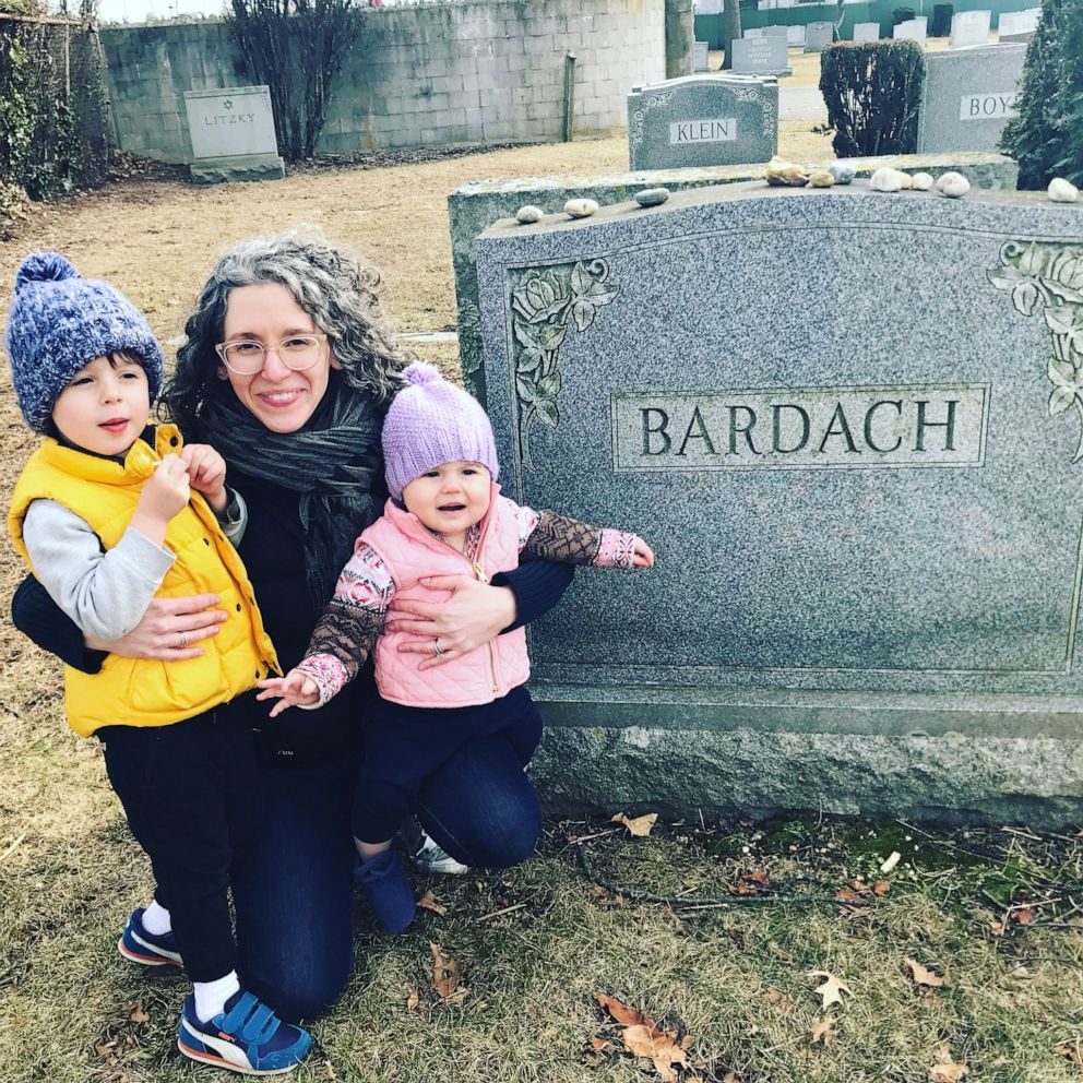 PHOTO: Marisa Bardach Ramel tombstone mother