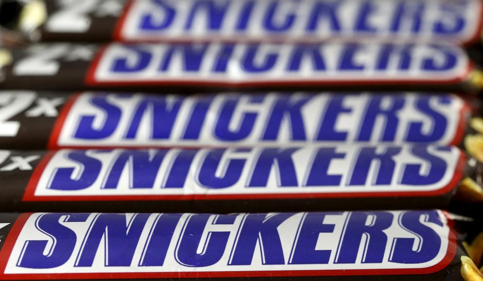 PHOTO: Snickers bars are seen in this picture illustration taken Feb. 23, 2016. 