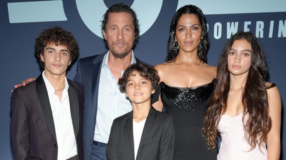 Matthew McConaughey, Camila Alves hit the carpet with their kids at ...