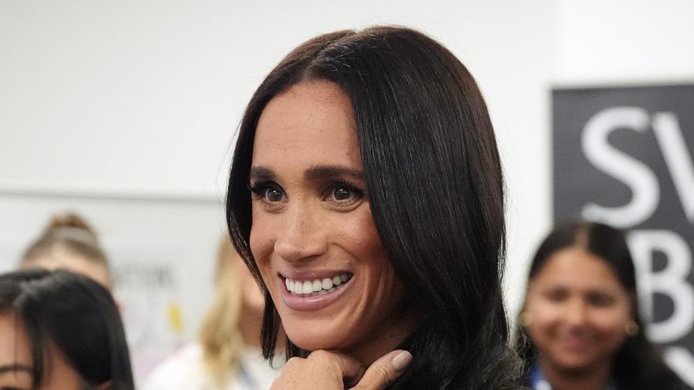 Meghan, Duchess of Sussex, meets advocates during a visit to Batyr, on day three of the royal trip with Prince Harry, Duke of Sussex on April 16, 2026 in Melbourne, Australia. 